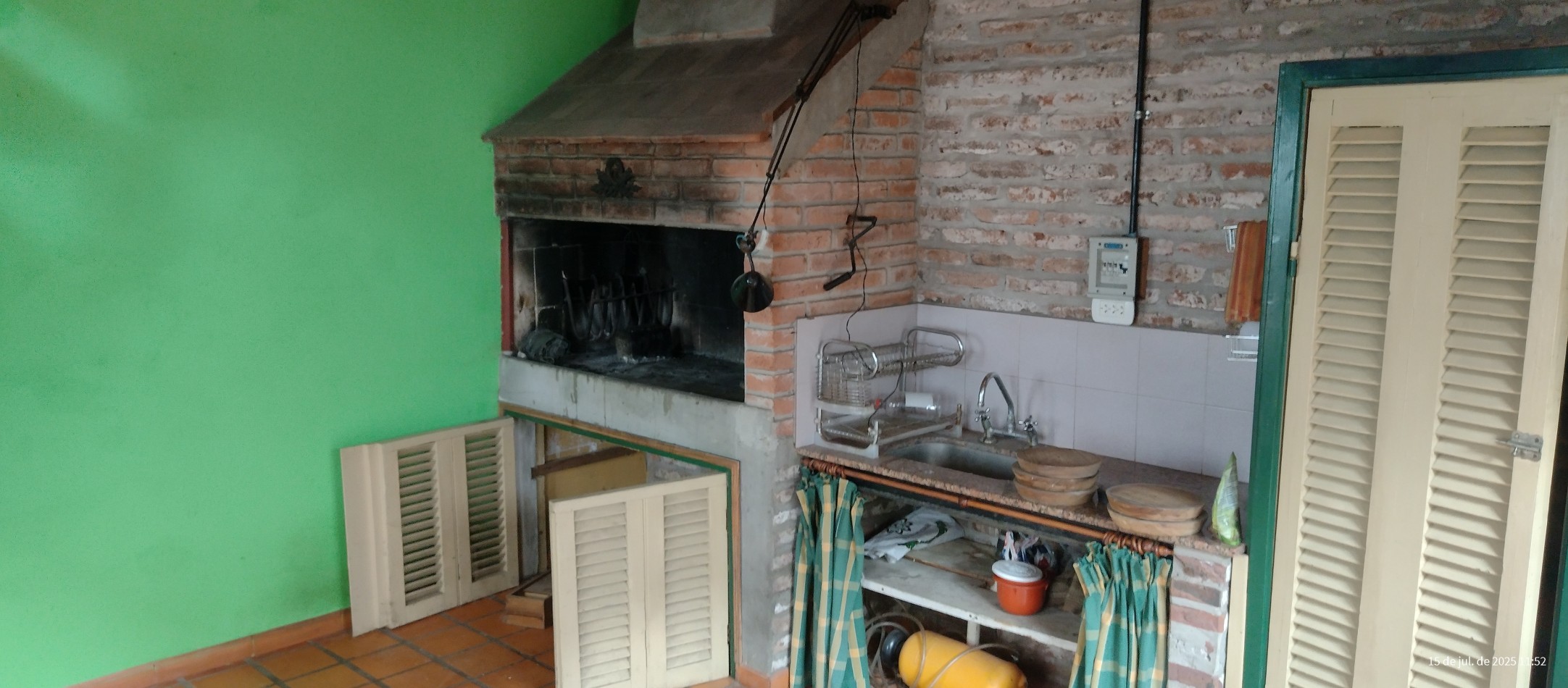 Galpon con quincho, jardin y pileta